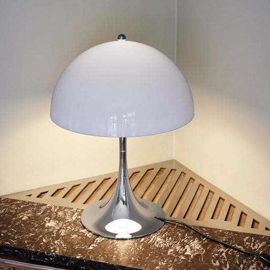 Louis Poulsen Panthella 320 bordlampe