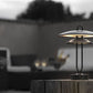 Hyldest til farfar, Arne Jacobsen, bordlampe blank sort