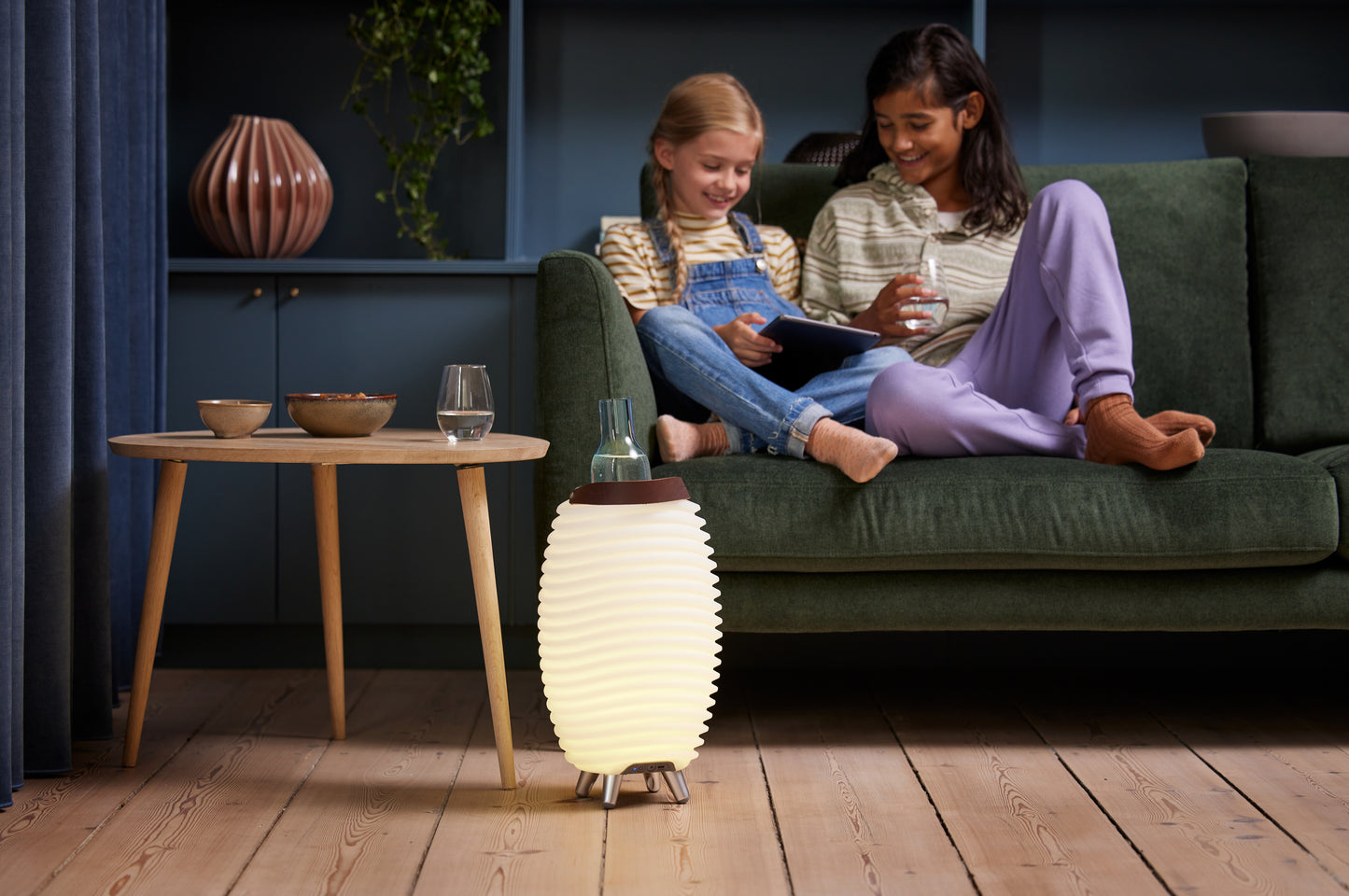 Kooduu Synergy LED lampe med indbygget højtaler og vinkøler