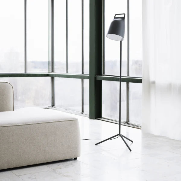 Normann Copenhagen Stage Gulvlampe, hvid eller grå