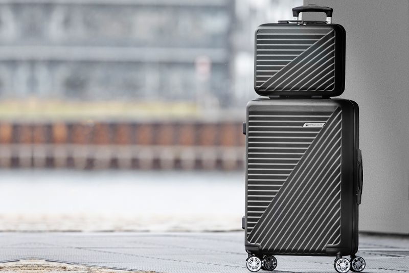 Tobias Jacobsen kuffert og carryon, sort